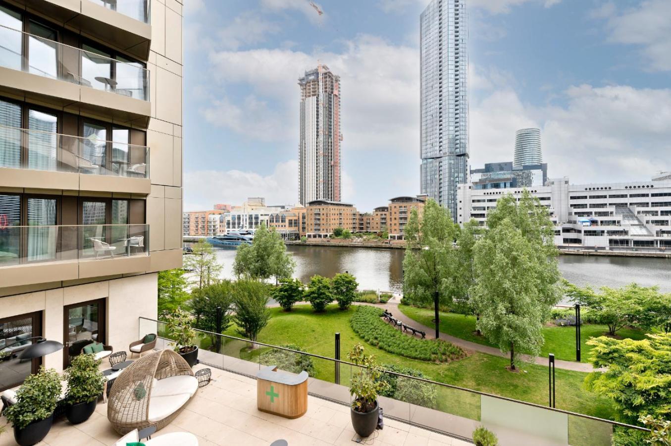 Elegant And Modern Apartments In Canary Wharf Right Next To Thames London Exterior foto